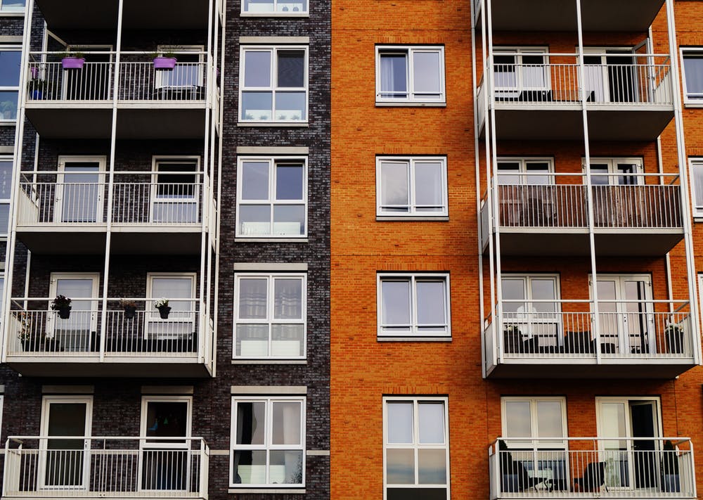 how to rent an apartment with no money